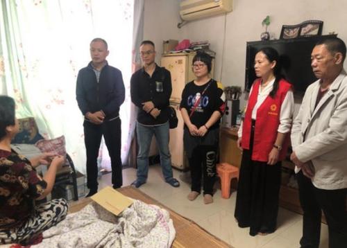 中國僑網(wǎng)甌海區(qū)僑聯(lián)開展“雙佳節(jié)”困難僑眷慰問活動(dòng)。(圖片來源:浙江省僑聯(lián)網(wǎng)站)