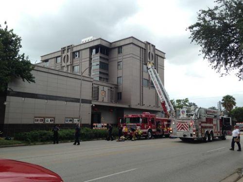 中國(guó)僑網(wǎng) (美國(guó)僑報(bào)網(wǎng)/KHOU)