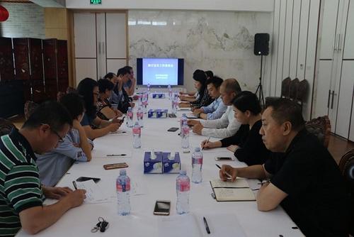 中國僑網(wǎng)座談會現(xiàn)場。