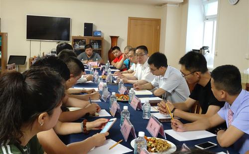 中國僑網(wǎng)駐符拉迪沃斯托克總領(lǐng)館舉行確保中國游客安全座談會(huì)。