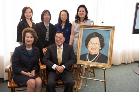 圖為趙小蘭一家。(美國《僑報》)