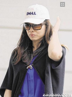 謝云玲是一名銷售經(jīng)理,她被加控8項(xiàng)罪。(新加坡《聯(lián)合早報(bào)》援引新加坡《海峽時(shí)報(bào)》)