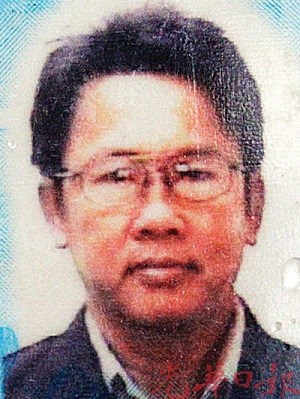 王輝光疑與貨車相撞,傷重不治當(dāng)場死亡。(馬來西亞《光華日?qǐng)?bào)》)