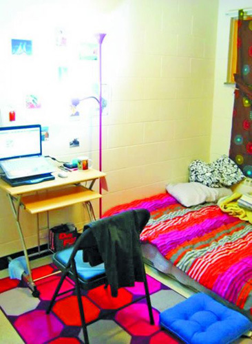在美國(guó)租住的一個(gè)房間。(錢江晚報(bào))