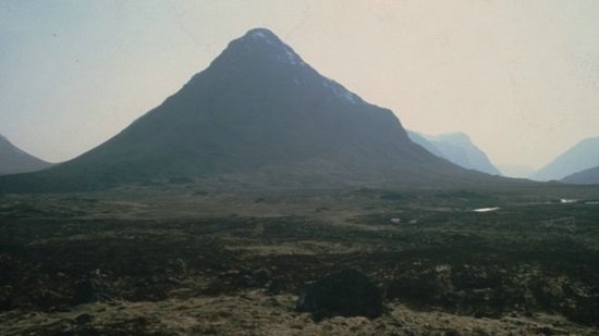 中國(guó)僑網(wǎng)蘇格蘭高地Glencoe的中文別名征集投票最多的是“凄艷谷”。(BBC英倫網(wǎng))