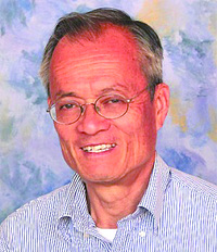 中國(guó)僑網(wǎng)德州農(nóng)工大學(xué)數(shù)學(xué)教授陳鞏