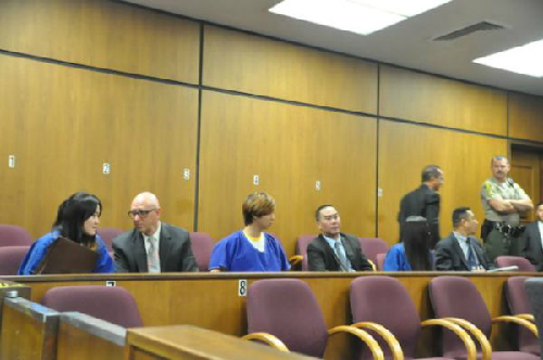 中國僑網圍毆同胞的中國在美留學生進行庭審。(參考消息)