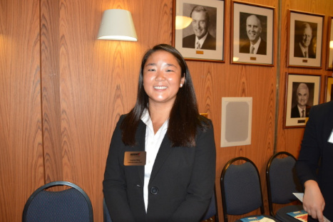 中國僑網(wǎng)梅妮參加亞美政聯(lián)暑期實(shí)習(xí),立志投身公共服務(wù)和社區(qū)改造。(美國《世界日報(bào)》/丁曙 攝)