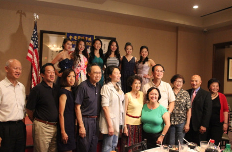 中國僑網(wǎng)休士頓同源會舉辦華埠小姐媒體發(fā)表會,為一系列的2015年華埠小姐選美活動暖身。(美國《世界日報》/郭宗岳 攝)