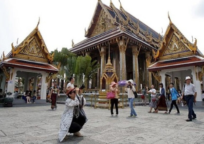 據(jù)泰國(guó)官方2014年的統(tǒng)計(jì)數(shù)據(jù)顯示，中國(guó)是泰國(guó)第一大游客來源國(guó)。