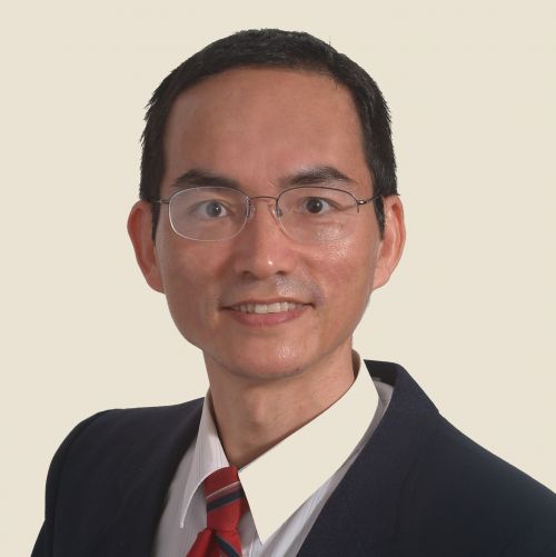 陳鋼正裝照。(陳鋼