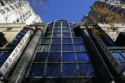 中國(guó)投資者對(duì)諸如悉尼市喜來(lái)登公園酒店一類資產(chǎn)的收購(gòu)興趣與日俱增。(參考消息)