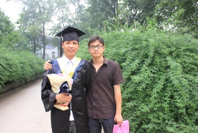 李子杰與馬進兵兩位大學(xué)摯友今年促成美中兩國跨海公益。(美國《世界日報》/李子杰提供)