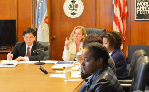 凱茲擔(dān)憂皇后區(qū)的公共交通無(wú)法完全抵達(dá)可負(fù)擔(dān)住宅區(qū)。(美國(guó)《世界日?qǐng)?bào)》/俞姝含