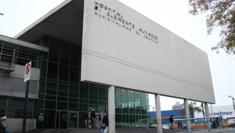 被捕嫌犯被警方在當?shù)蒯t(yī)院監(jiān)視治療。(阿根廷華人在線)