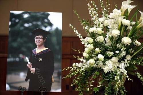 紀(jì)欣然(美國(guó)《僑報(bào)》)