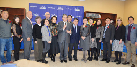 眾民選官員大力支持自助社區(qū)服務(wù)組織成立華人顧問委員會。(美國《世界日報》/俞姝含