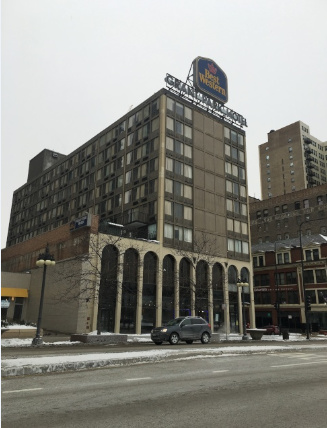 芝加哥華裔飯店大亨顏惠憲持有的芝加哥至佳飯店計(jì)劃改建,因此也積極加入招攬中國投資移民者行列。(美國《世界日?qǐng)?bào)》/黃惠玲