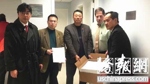 亞裔維權(quán)大聯(lián)盟7日將一萬多封請(qǐng)?jiān)感潘偷搅罕说靡话钢鲗彿ü訇惖つ徂k公室(僑報(bào)記者