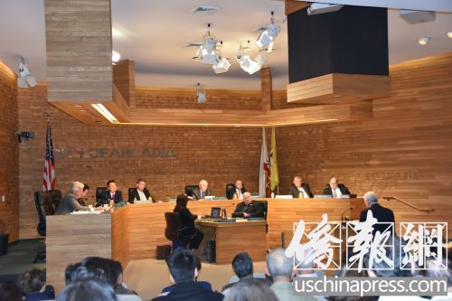 關(guān)于亞凱迪亞城市建筑規(guī)定的深度研討再引市民激烈辯論。(美國《僑報(bào)》/聶達(dá)