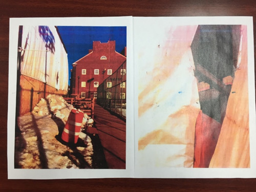 黃先生自磚紅色施工平臺上摔傷現(xiàn)場。(美國《世界日報》/許雅鈞