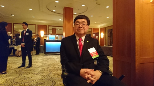 胡澤群希望亞裔小區(qū)有自己的領袖。(美國《世界日報》/張越