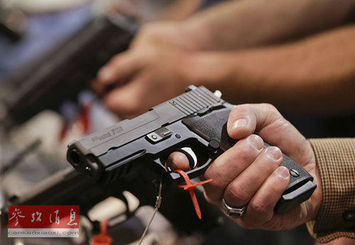 資料圖:美國槍支問題嚴(yán)重。(參考消息網(wǎng))
