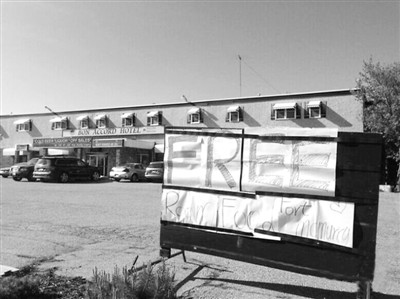 圖為加拿大華人祝潔如的旅館,為受災(zāi)民眾免費(fèi)提供食宿。