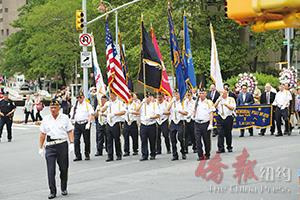 圖為華裔退伍軍人會老兵們的英姿。(美國《僑報》/陳辰