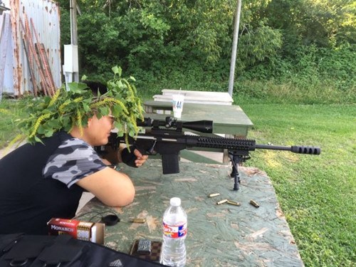 華人擁槍觀念逐漸改變,打靶活動(dòng)成了華人圈中相當(dāng)熱門的休閑活動(dòng)之一。(美國《世界日?qǐng)?bào)》/郭立