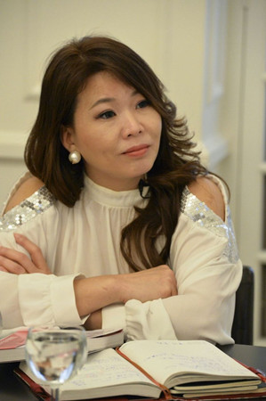 陳瑰鶯:很多女性認(rèn)為“年輕就是本錢”而揮