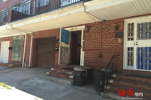 發(fā)現(xiàn)女尸的民宅于3日大門敞開。(美國《僑報》/王伊琳