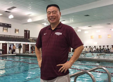 胡志華專注于培育紐約跳水人才20年。(美國《世界日報(bào)》)