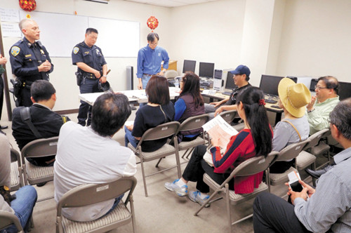 舊金山士德頓街800號街段商戶警民會議。(美國《世界日報》/關文杰