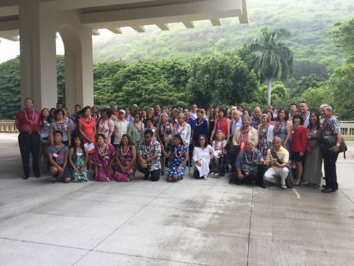 來(lái)自世界各地參加論壇的代表合影。(美國(guó)《世界日?qǐng)?bào)》/陳艷群