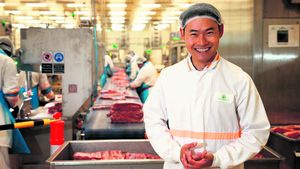 肉廠庫管專家王偉(澳洲《星島日報(bào)》)