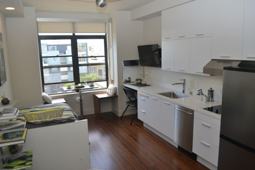 舊金山大學(xué)院校聯(lián)合向都市計(jì)劃委員會(huì)提交解決學(xué)生租房問(wèn)題新方案。(美國(guó)《世界日?qǐng)?bào)》)