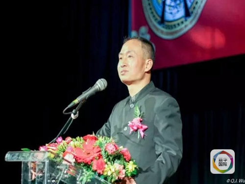 龍吾在成立儀式上