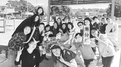 澳大利亞首都地區(qū)中國學生學者聯(lián)誼會,在中秋節(jié)臨近之際組織留學生到海邊出游。