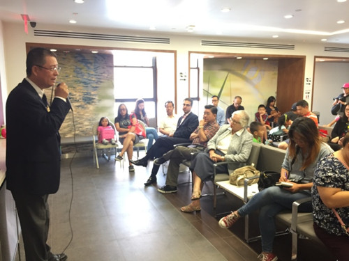 王耀明介紹秋冬換季兒童常見(jiàn)多發(fā)病及其預(yù)防。(美國(guó)《世界日?qǐng)?bào)》/朱蕾