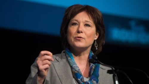 卑詩(shī)省長(zhǎng)簡(jiǎn)蕙芝計(jì)劃引入更多新移民。(加拿大《世界日?qǐng)?bào)》)