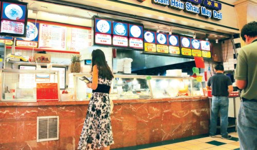 亞凱迪亞美食大排檔一隅。(美國(guó)《僑報(bào)》/邱晨