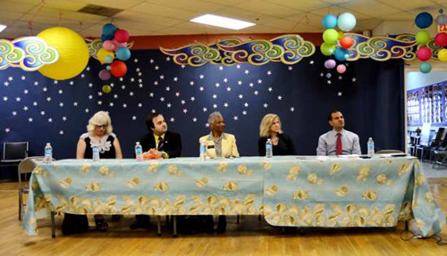 希林亞裔小區(qū)中心舉辦“候選人與華人見面會”,民主黨、共和黨的代表,以及州和地方競選候選人均參與當(dāng)天活動。(美國《世界日報》/董宇