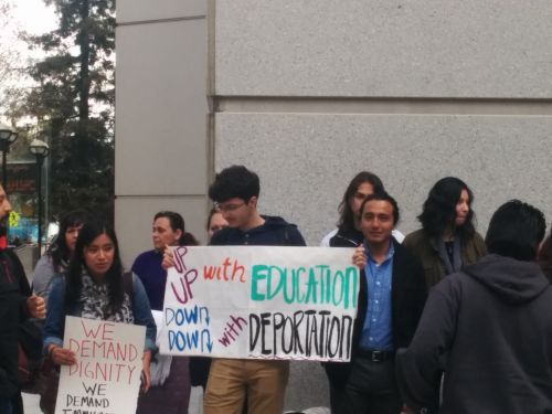 中國(guó)僑網(wǎng)圣荷西州立大學(xué)學(xué)生呼吁擴(kuò)大“兒童暫緩遞解(DACA)”申請(qǐng)范圍。(美國(guó)《僑報(bào)》/資料圖片)