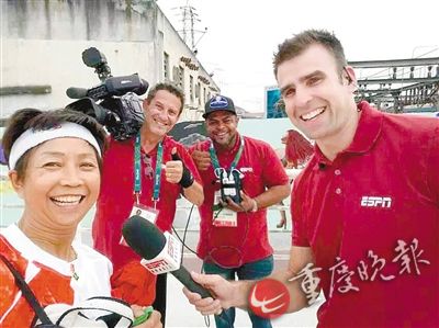 中國僑網接受國外記者采訪