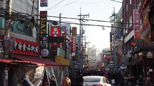 中國僑網(wǎng)首爾大林洞儼然已成“中國城”。(韓國亞洲經(jīng)濟中文網(wǎng))