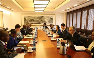 中國僑網喬杰參贊主持中南首次領事移民季度會晤