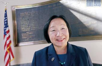 中國僑網(wǎng)關(guān)麗珍(美國《星島日報》)