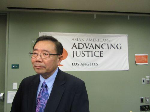 中國僑網(wǎng)AAAJ總裁兼執(zhí)行總監(jiān)郭志明表示“明白你的權(quán)利”最重要。(美國《僑報(bào)》/翁羽 攝)