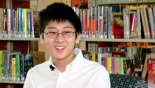中國僑網(wǎng)15歲的華裔學(xué)生William Wang成為最年輕ACT測驗滿分學(xué)生。(美國《世界日報》援引KJRH電視臺)
